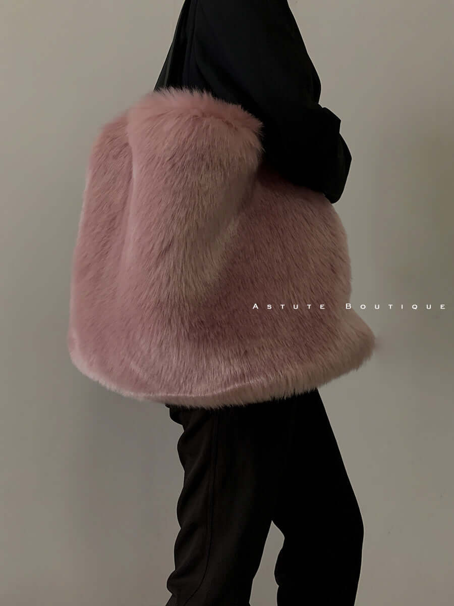 Women's Bags, Handbags, Women's Shoulder Bags, Fur Bags, Plush Bags in pink fur design.