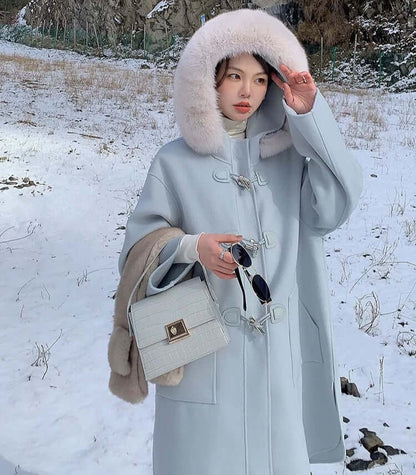 Crocodile-Pattern Leather Handbag – Versatile Carry showcased in a winter setting with stylish outerwear.